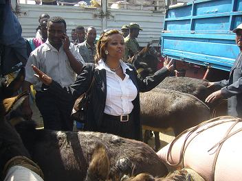 Eleni Gabre-Madhin in an Ethiopian market
