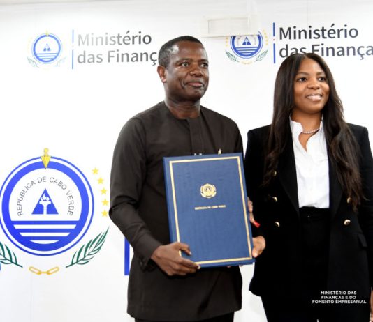 Cabo Verde's Deputy Prime Minister and Finance Minister Olavo Avelino Garcia Correia and African Development Bank project lead Uyoyo Edosio at the signing of a loan agreement for €14 million to support development of the Cabo Verde Technology Park